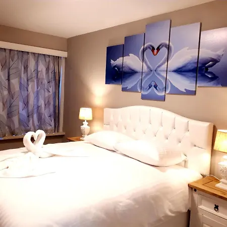 Golden Апартаменты *